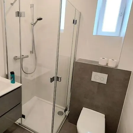 4 - Premium Linz